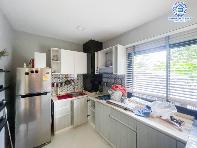 *****ทาวน์โฮมมือสองกรุงเทพมหานคร ม.วิลลาอัลเบลโล่ กรุงเทพ-กรีฑา #หลังมุม เนื้อที่กว้างถึง 72 ตร.ว. ฟังก์ชัน 3 ห้องนอน 3 ห้องน้ำ สามารถจอดรถได้ 4 คัน ทาวน์โฮมที่เหมือนได้บ้านเดี่ยว บนทำเลเยี่ยม ติด ถ.กรุงเทพกรีฑา เชื่อมต่อ ถ.ศรีนครินทร์-ร่มเกล้า